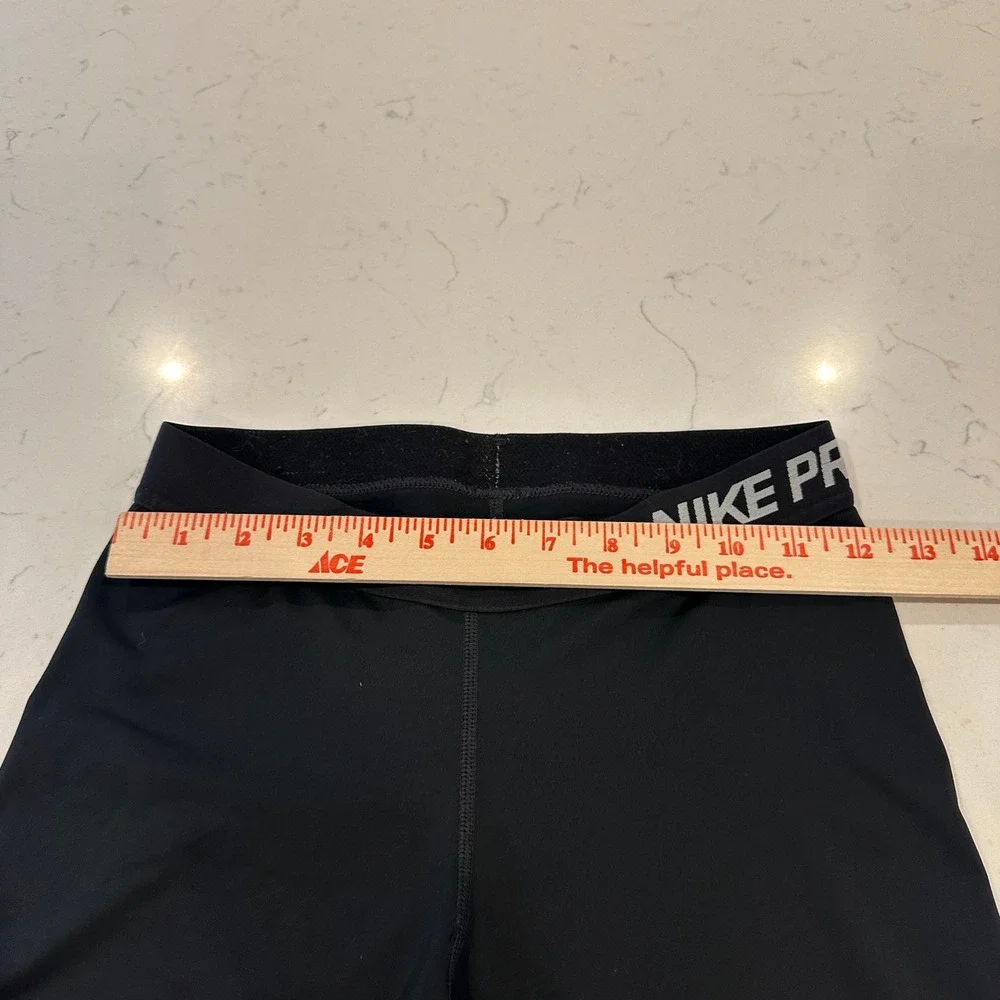 Nike Pro Dri-FIT Women Black Cropped Leggings Athletic Tights Size M 589366-010